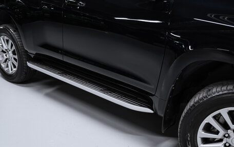 Toyota Land Cruiser Prado 150 рестайлинг 2, 2019 год, 5 300 000 рублей, 7 фотография