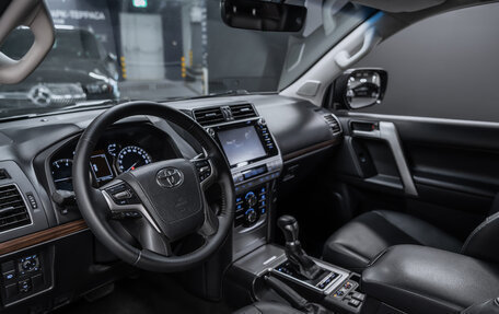 Toyota Land Cruiser Prado 150 рестайлинг 2, 2019 год, 5 300 000 рублей, 8 фотография