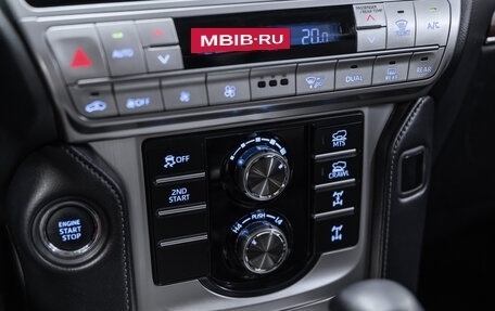 Toyota Land Cruiser Prado 150 рестайлинг 2, 2019 год, 5 300 000 рублей, 14 фотография