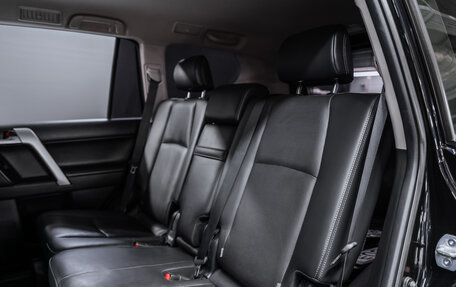 Toyota Land Cruiser Prado 150 рестайлинг 2, 2019 год, 5 300 000 рублей, 20 фотография