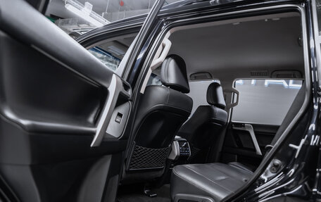 Toyota Land Cruiser Prado 150 рестайлинг 2, 2019 год, 5 300 000 рублей, 19 фотография