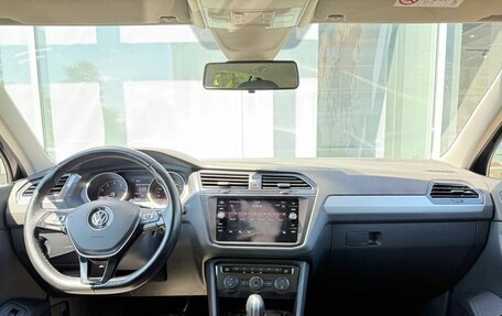 Volkswagen Tiguan II, 2020 год, 2 210 000 рублей, 10 фотография