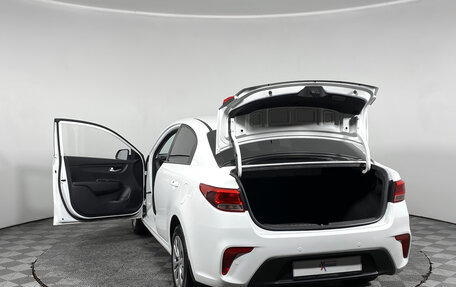 KIA Rio IV, 2018 год, 927 000 рублей, 10 фотография