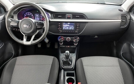 KIA Rio IV, 2018 год, 927 000 рублей, 15 фотография