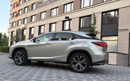 Lexus RX IV рестайлинг, 2021 год, 5 800 000 рублей, 4 фотография