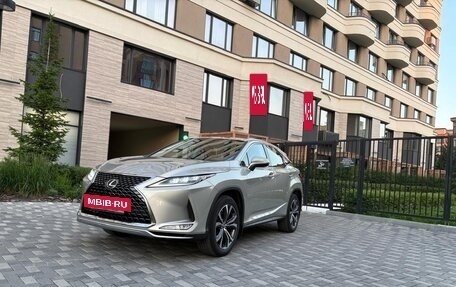 Lexus RX IV рестайлинг, 2021 год, 5 800 000 рублей, 3 фотография