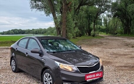 KIA Rio III рестайлинг, 2016 год, 900 000 рублей, 2 фотография