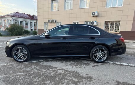 Mercedes-Benz E-Класс, 2019 год, 3 950 000 рублей, 4 фотография