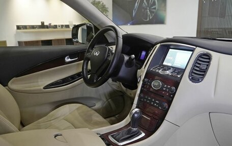 Infiniti QX50 I рестайлинг, 2017 год, 1 780 000 рублей, 25 фотография