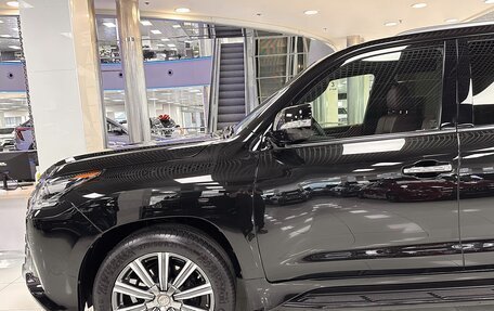 Lexus LX III, 2017 год, 7 999 000 рублей, 4 фотография