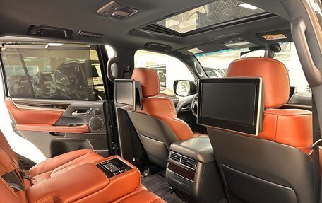 Lexus LX III, 2017 год, 7 999 000 рублей, 28 фотография