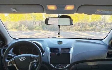 Hyundai Solaris II рестайлинг, 2016 год, 830 000 рублей, 3 фотография