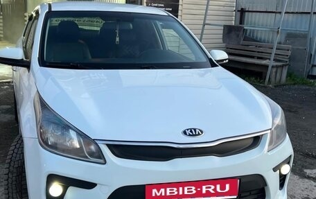 KIA Rio IV, 2018 год, 850 000 рублей, 4 фотография