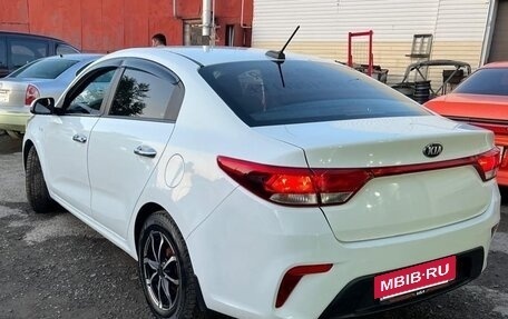 KIA Rio IV, 2018 год, 850 000 рублей, 3 фотография