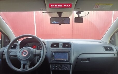 Volkswagen Polo VI (EU Market), 2011 год, 560 000 рублей, 11 фотография