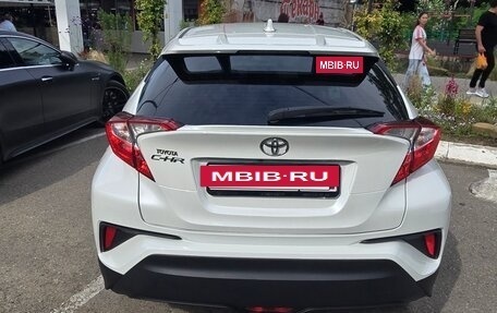 Toyota C-HR I рестайлинг, 2019 год, 2 370 000 рублей, 4 фотография