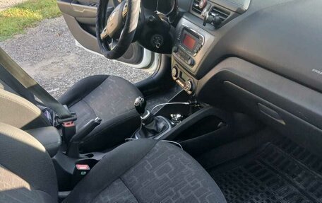 KIA Rio III рестайлинг, 2013 год, 699 000 рублей, 13 фотография