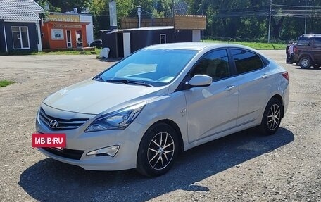 Hyundai Solaris II рестайлинг, 2015 год, 1 200 000 рублей, 2 фотография
