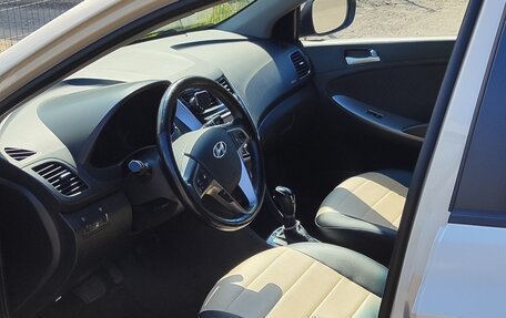 Hyundai Solaris II рестайлинг, 2015 год, 1 200 000 рублей, 10 фотография