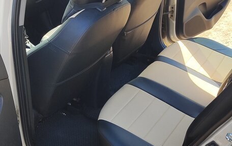 Hyundai Solaris II рестайлинг, 2015 год, 1 200 000 рублей, 14 фотография