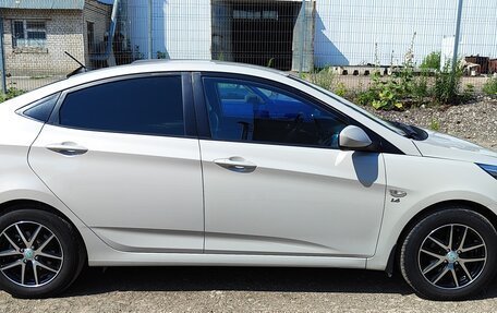Hyundai Solaris II рестайлинг, 2015 год, 1 200 000 рублей, 8 фотография