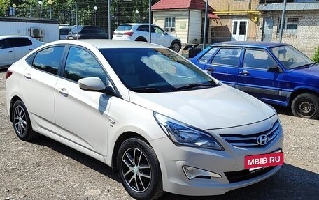 Hyundai Solaris II рестайлинг, 2015 год, 1 200 000 рублей, 4 фотография