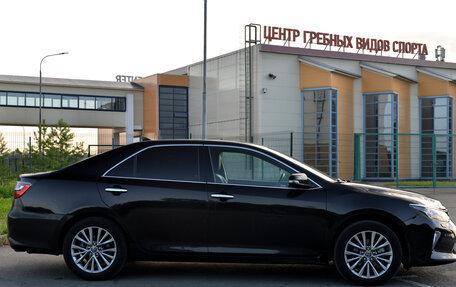 Toyota Camry, 2017 год, 2 380 000 рублей, 6 фотография