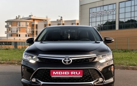 Toyota Camry, 2017 год, 2 380 000 рублей, 2 фотография