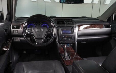 Toyota Camry, 2016 год, 2 099 000 рублей, 6 фотография