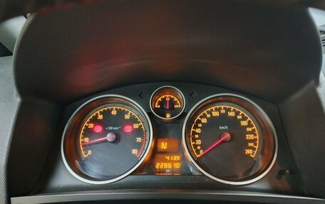 Opel Zafira B, 2010 год, 700 000 рублей, 14 фотография