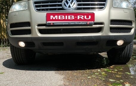 Volkswagen Touareg III, 2003 год, 650 000 рублей, 2 фотография