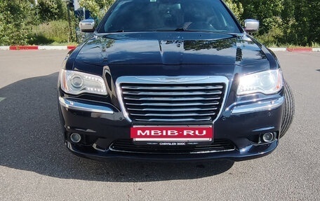 Chrysler 300C II, 2012 год, 1 800 000 рублей, 18 фотография