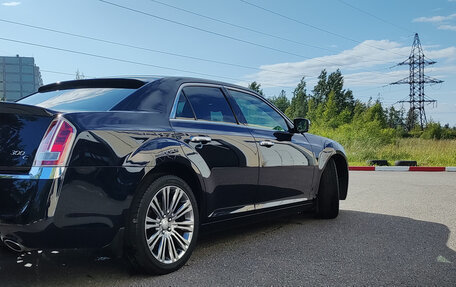 Chrysler 300C II, 2012 год, 1 800 000 рублей, 32 фотография