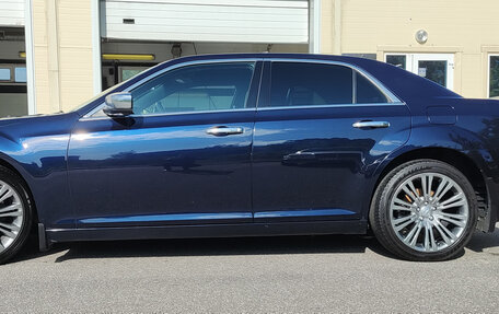 Chrysler 300C II, 2012 год, 1 800 000 рублей, 29 фотография