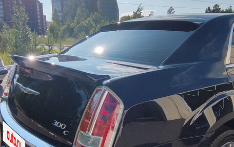 Chrysler 300C II, 2012 год, 1 800 000 рублей, 33 фотография