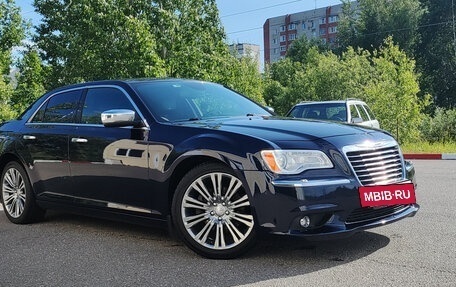 Chrysler 300C II, 2012 год, 1 800 000 рублей, 30 фотография