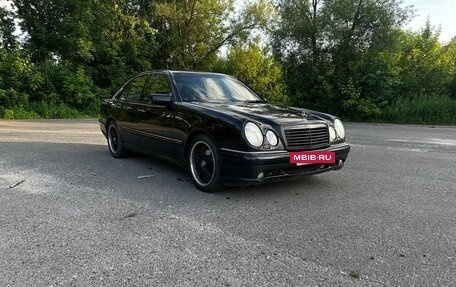 Mercedes-Benz E-Класс, 1998 год, 620 000 рублей, 2 фотография