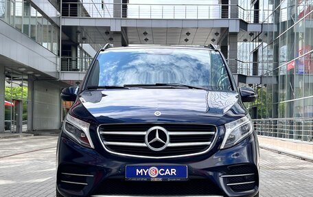 Mercedes-Benz V-Класс, 2018 год, 3 698 000 рублей, 2 фотография