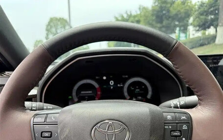 Toyota Avalon, 2025 год, 3 300 000 рублей, 15 фотография