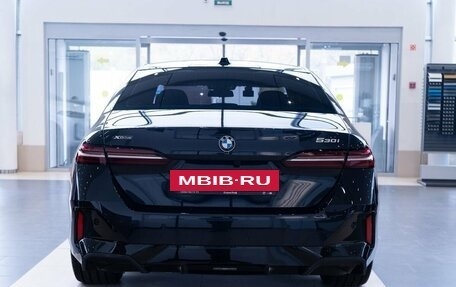 BMW 5 серия, 2024 год, 10 750 000 рублей, 6 фотография