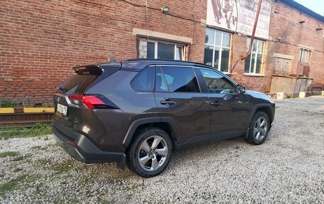 Toyota RAV4, 2020 год, 2 700 000 рублей, 3 фотография