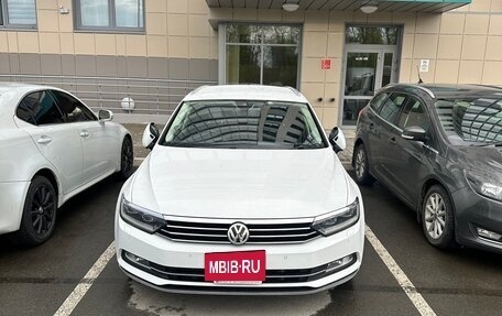 Volkswagen Passat B8 рестайлинг, 2015 год, 1 500 000 рублей, 2 фотография