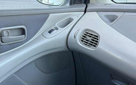 Nissan Tino, 2000 год, 185 000 рублей, 14 фотография