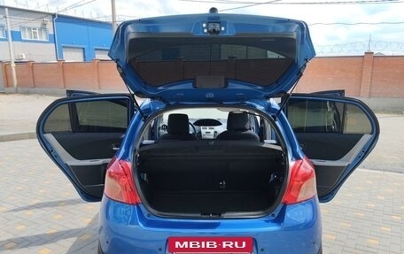 Toyota Yaris III рестайлинг, 2008 год, 650 000 рублей, 2 фотография