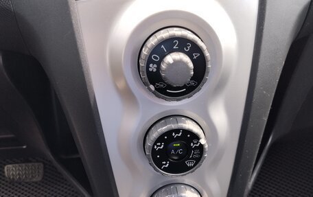 Toyota Yaris III рестайлинг, 2008 год, 650 000 рублей, 30 фотография