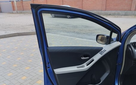 Toyota Yaris III рестайлинг, 2008 год, 650 000 рублей, 23 фотография