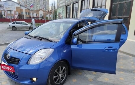 Toyota Yaris III рестайлинг, 2008 год, 650 000 рублей, 25 фотография