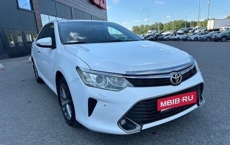 Toyota Camry, 2016 год, 1 650 000 рублей, 2 фотография