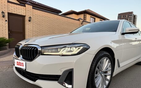 BMW 5 серия, 2022 год, 3 990 000 рублей, 15 фотография