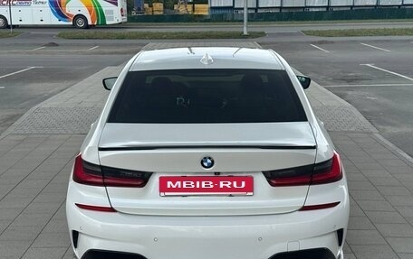 BMW 3 серия, 2019 год, 4 090 000 рублей, 14 фотография
